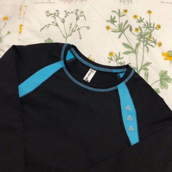 Triple Flip Long Sleeve Top for Girls - Picture 2 of 6